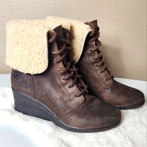 UGG Uptown Zea Brown Leather Shearling Wedge Boots-Size 9